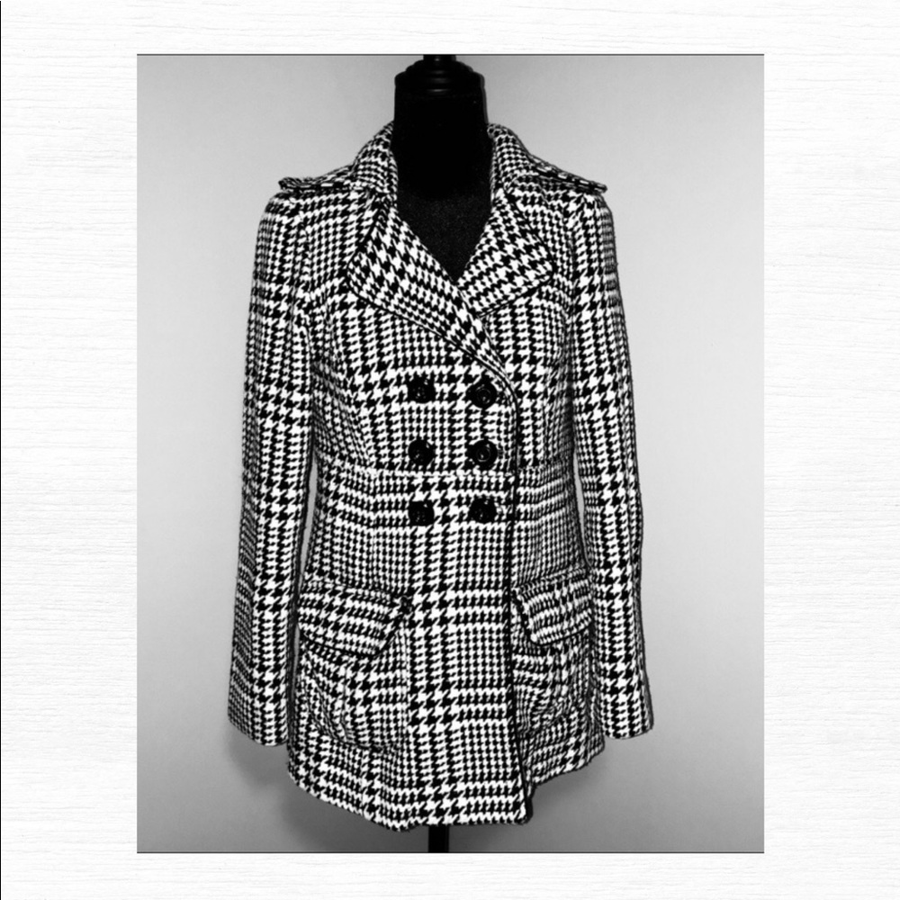 A Beyer Houndstooth Pea Coat